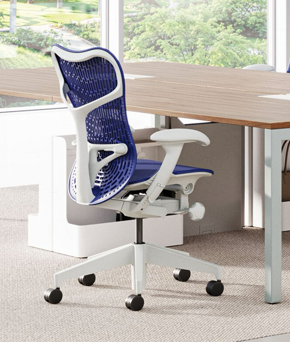 Mirra 2 Butterfly Ultramarine Blauw bureaustoel