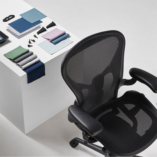 Herman Miller Aeron bureaustoel in grafiet, gemaakt van duurzame materialen