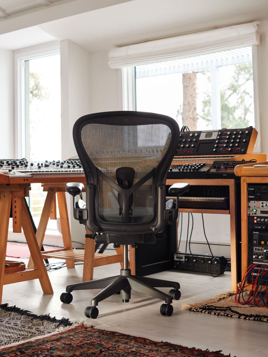 Waarom ik mijn studio inricht met Aeron-stoelen